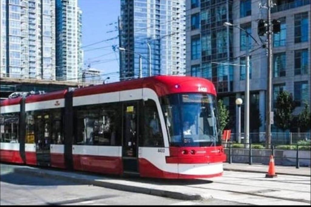 Luxury Suite Downtown Toronto Near Cn Tower Exterior photo